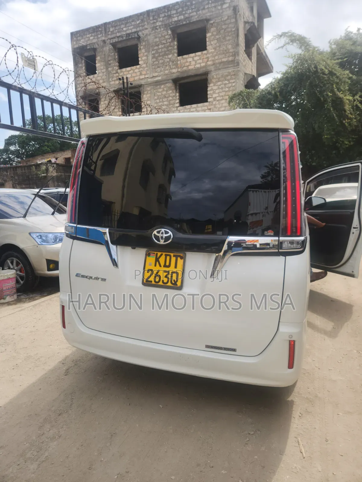 Toyota Esquire 2018 White