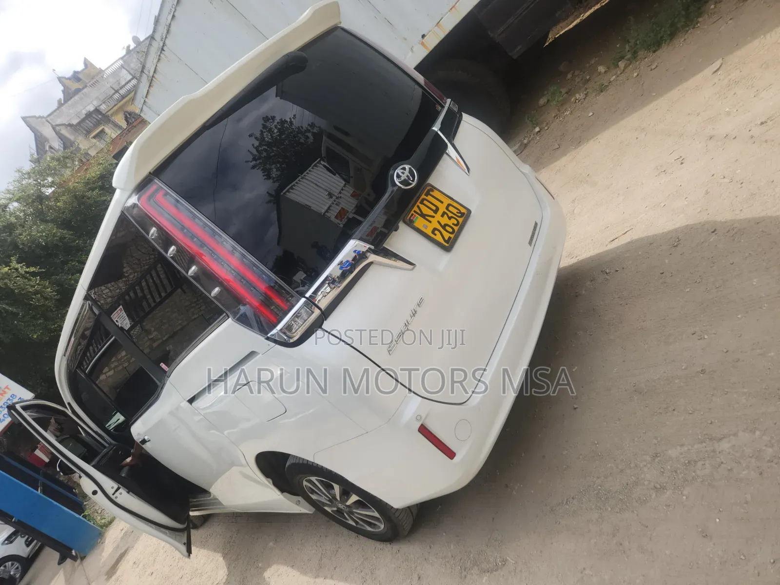 Toyota Esquire 2018 White