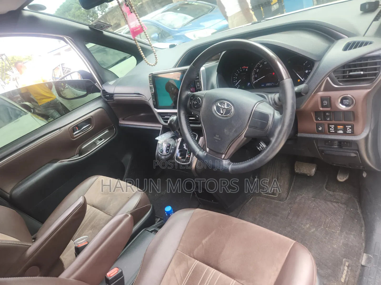 Toyota Esquire 2018 White