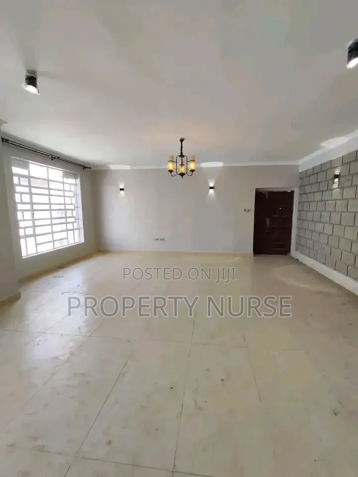 3bdrm Maisonette in Gateway Mall Area for rent
