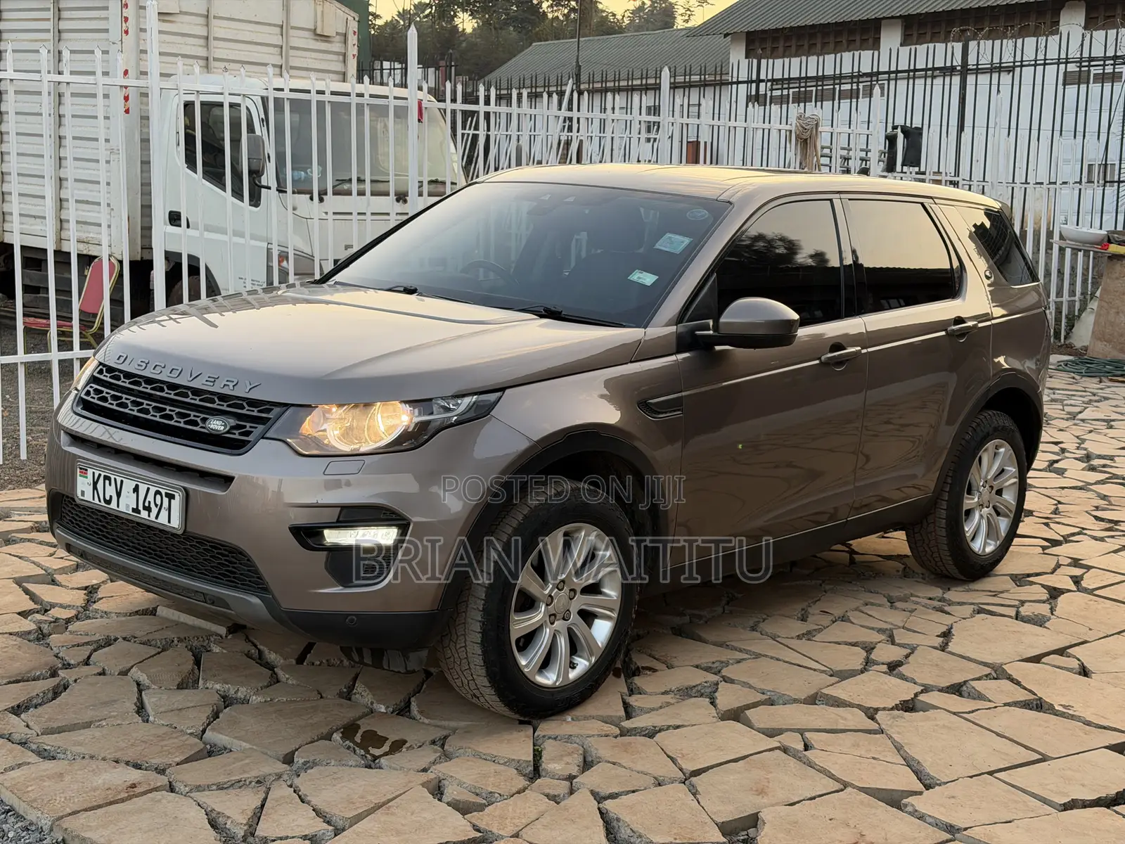 Land Rover Discovery 2015 Brown