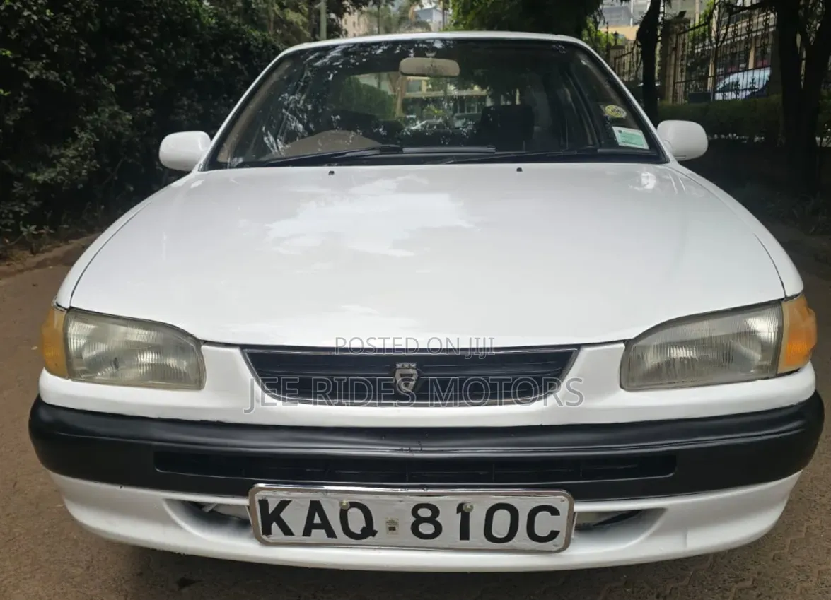 Toyota Corolla 1997 Off white