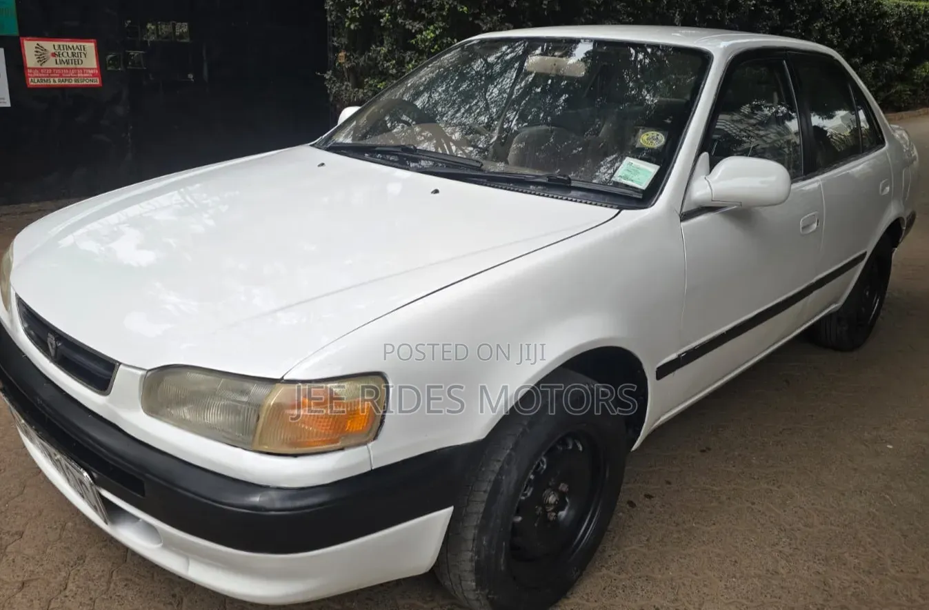 Toyota Corolla 1997 Off white