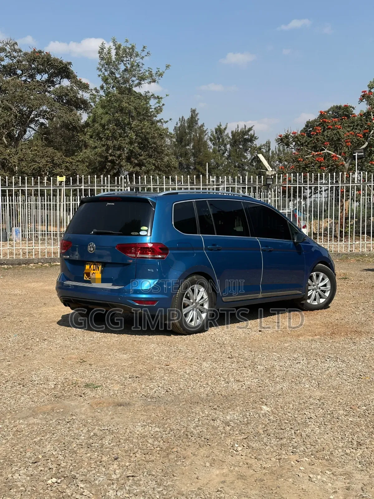 Volkswagen Touran 2016 Blue