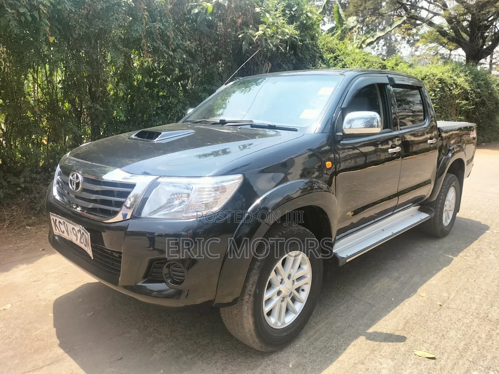 Toyota Hilux 2012 Black