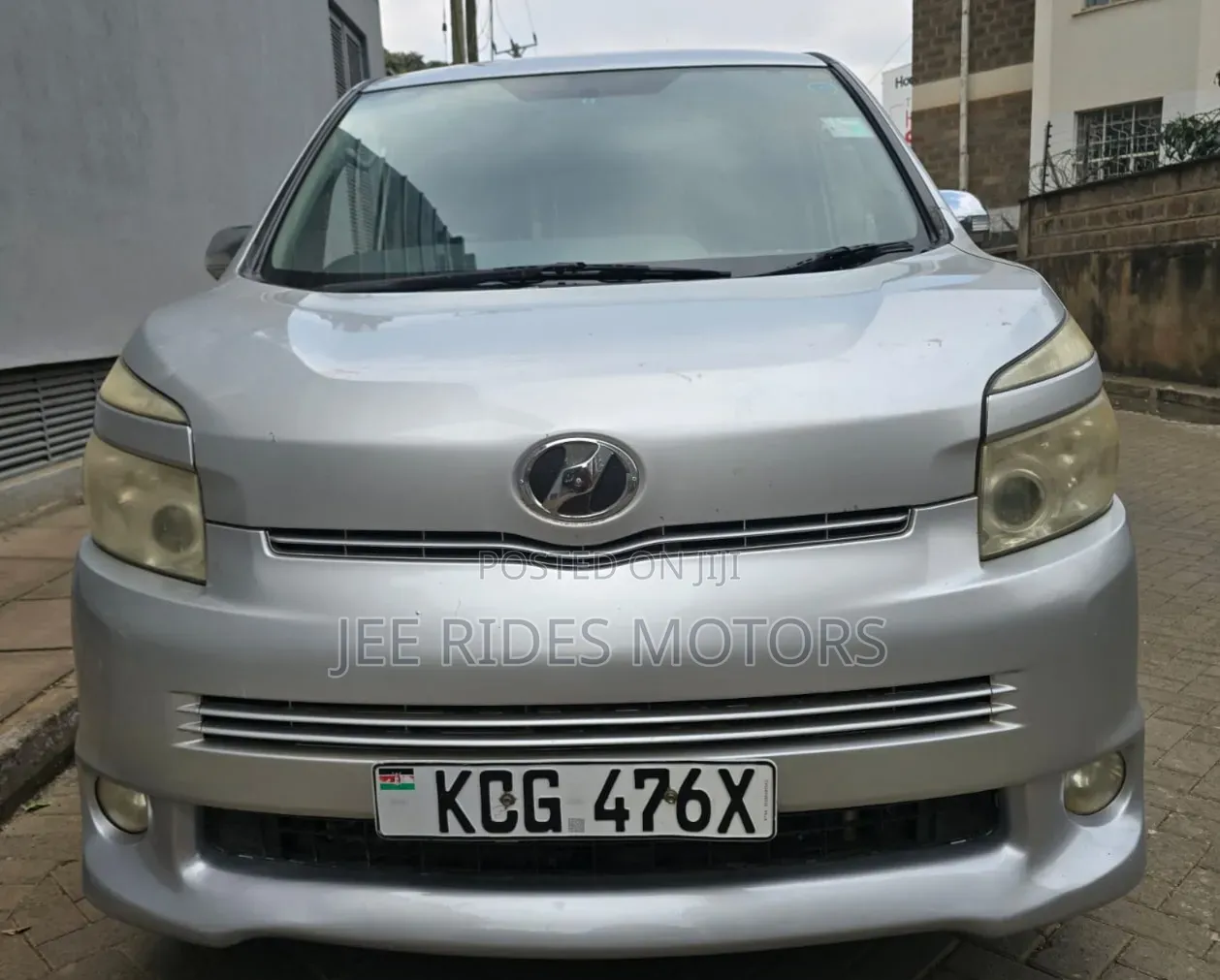 Toyota Voxy 2009 Silver