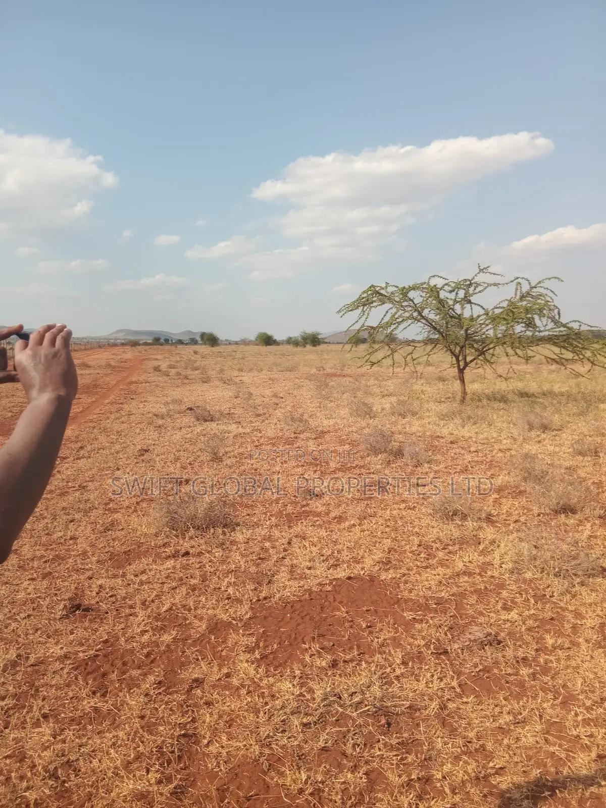 100 Acres Near Mombasa-Nairobi Highway in Emali Town Is for Sale