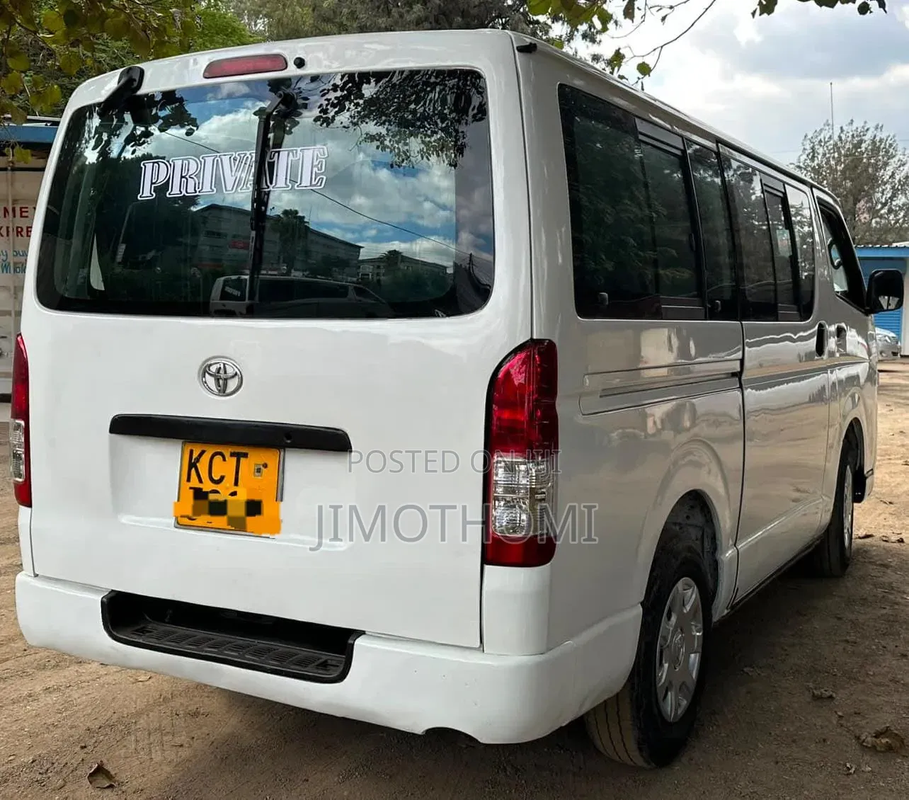 Toyota HiAce 2013 White