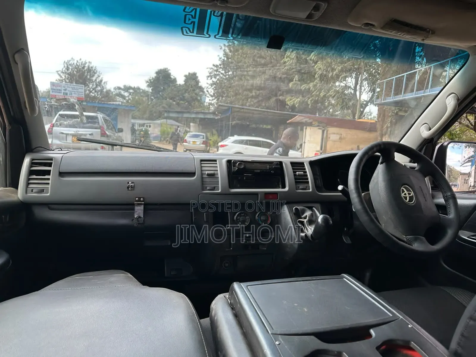 Toyota HiAce 2013 White