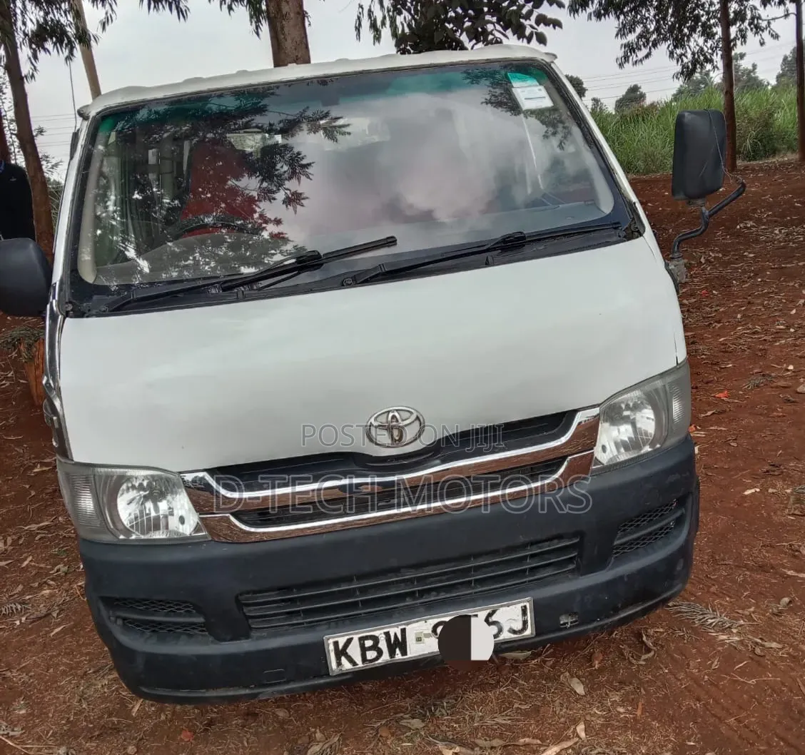 Toyota HiAce 2006 White