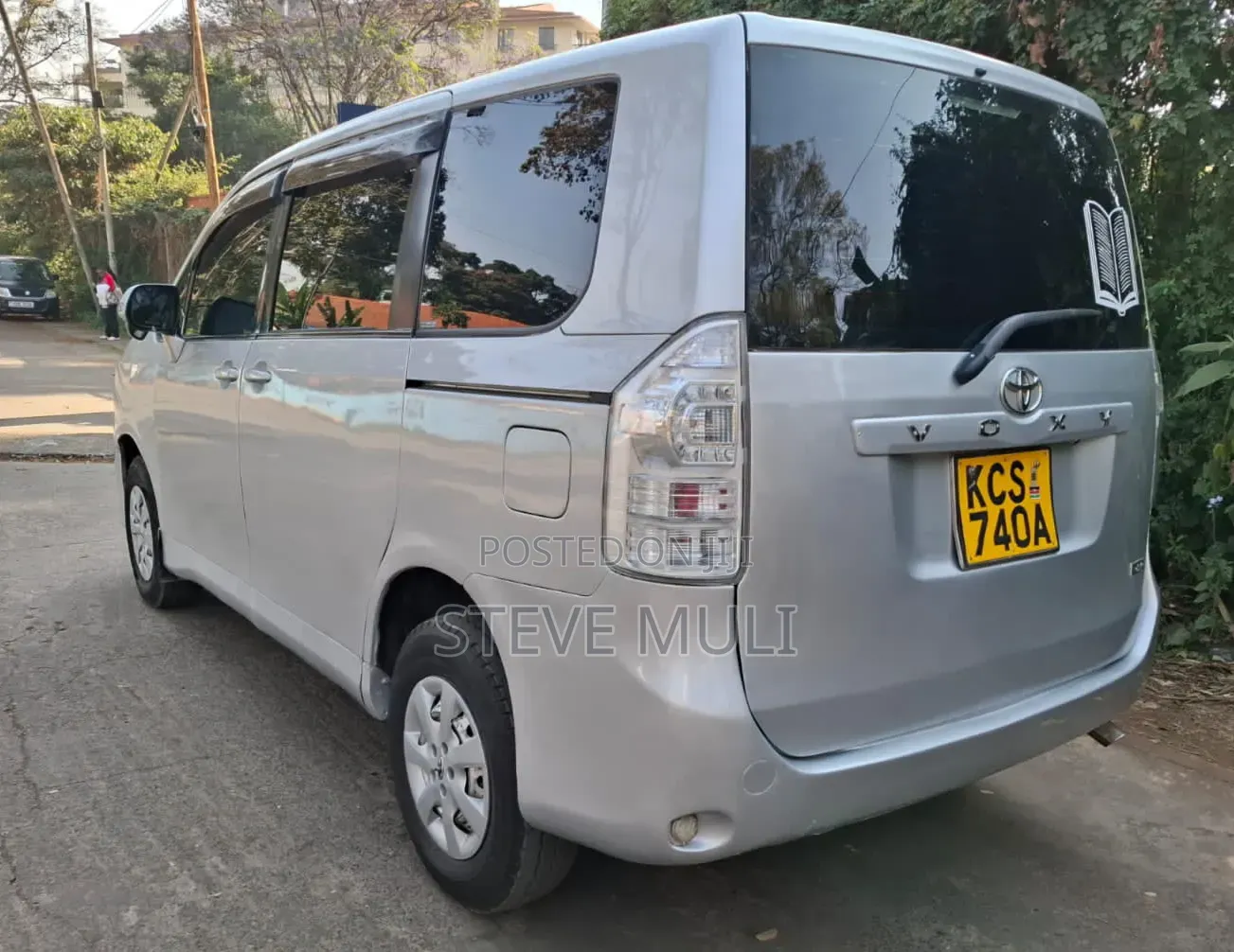 Toyota Voxy 2012 Silver