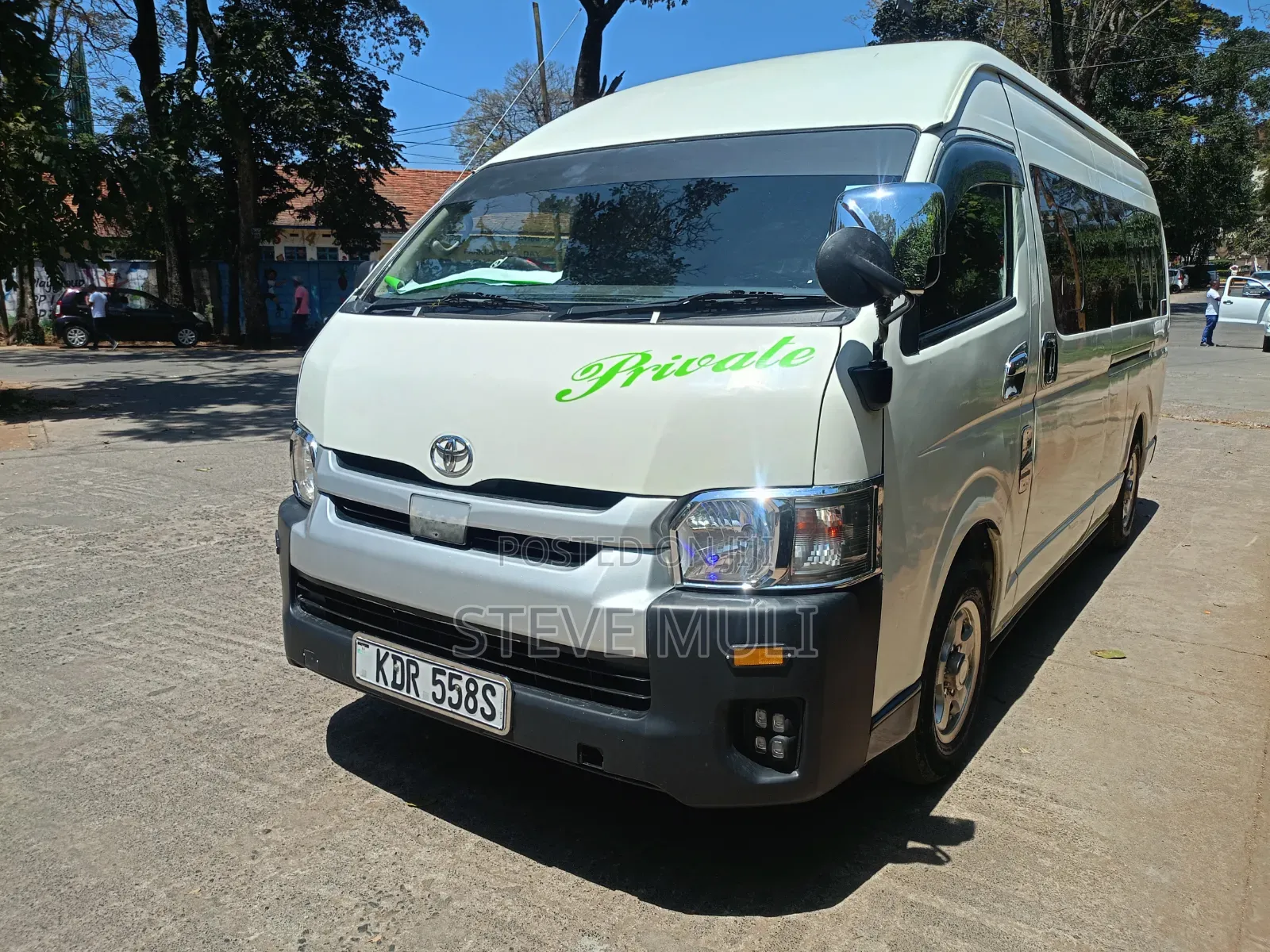 Toyota HiAce 2019 White