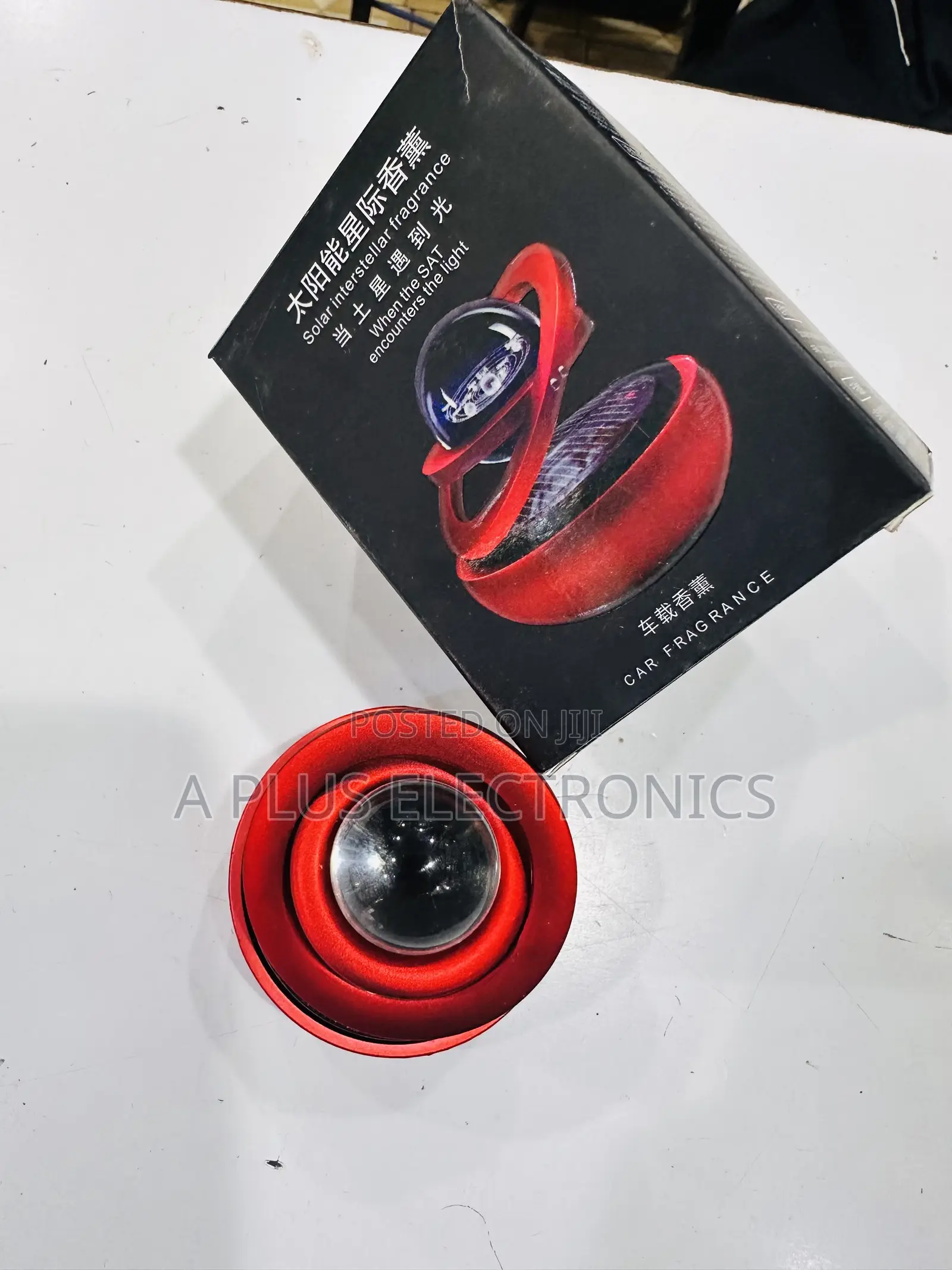 Globe Solar Powered Aroma Diffuser Car Air Freshener