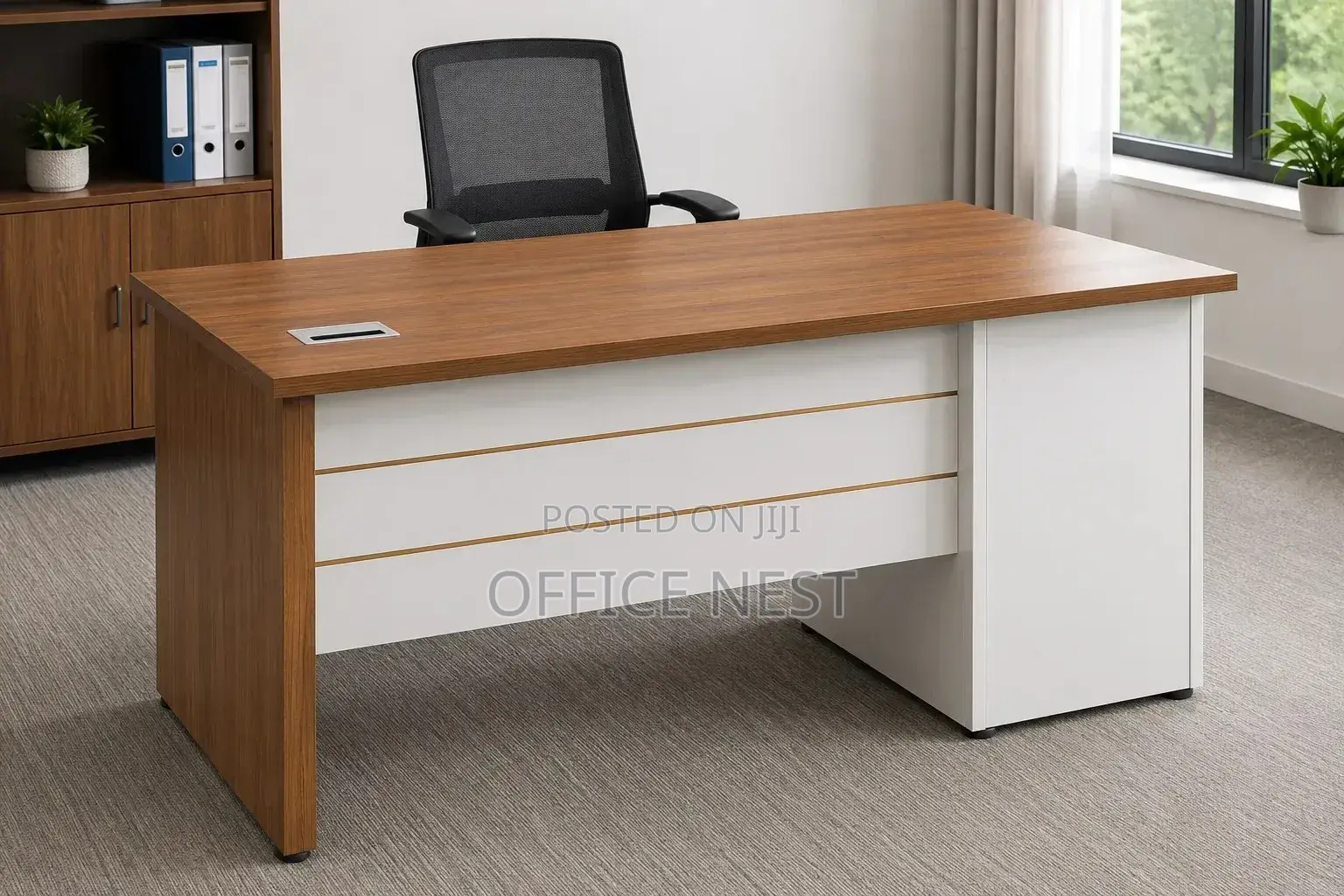 Modern Executive Office Desk- Wooden Finishing