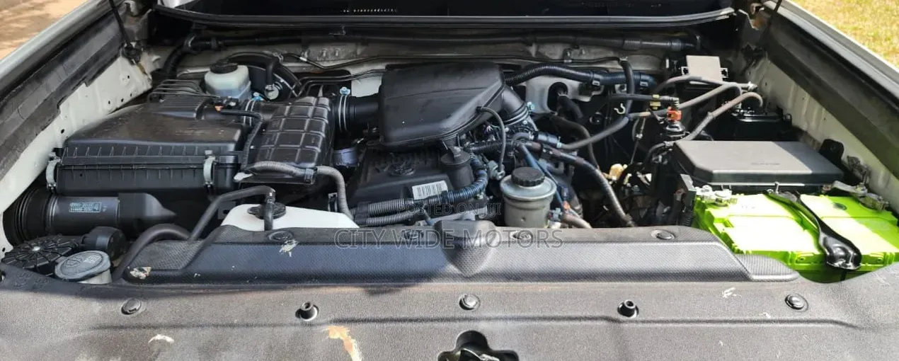 Toyota Land Cruiser Prado 2014 White