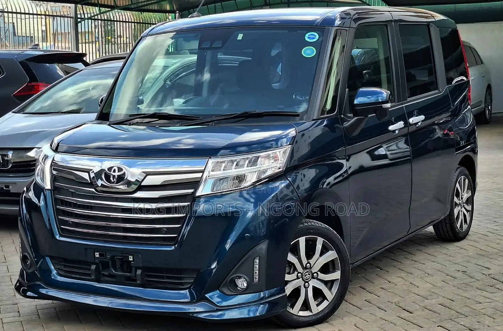 Toyota Roomy 2019 Blue