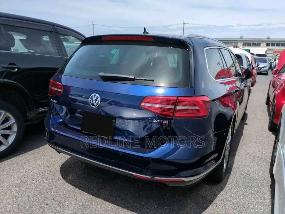 Volkswagen Passat 2019 Blue