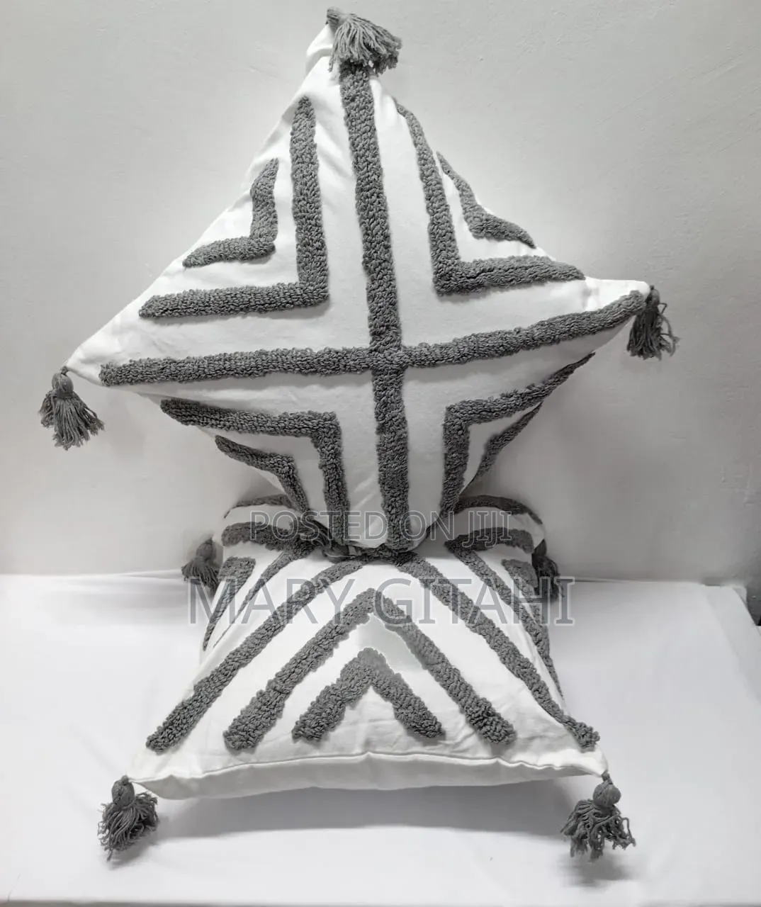 Tufted Boho Cushion Cover Size* : 45*45 Cm