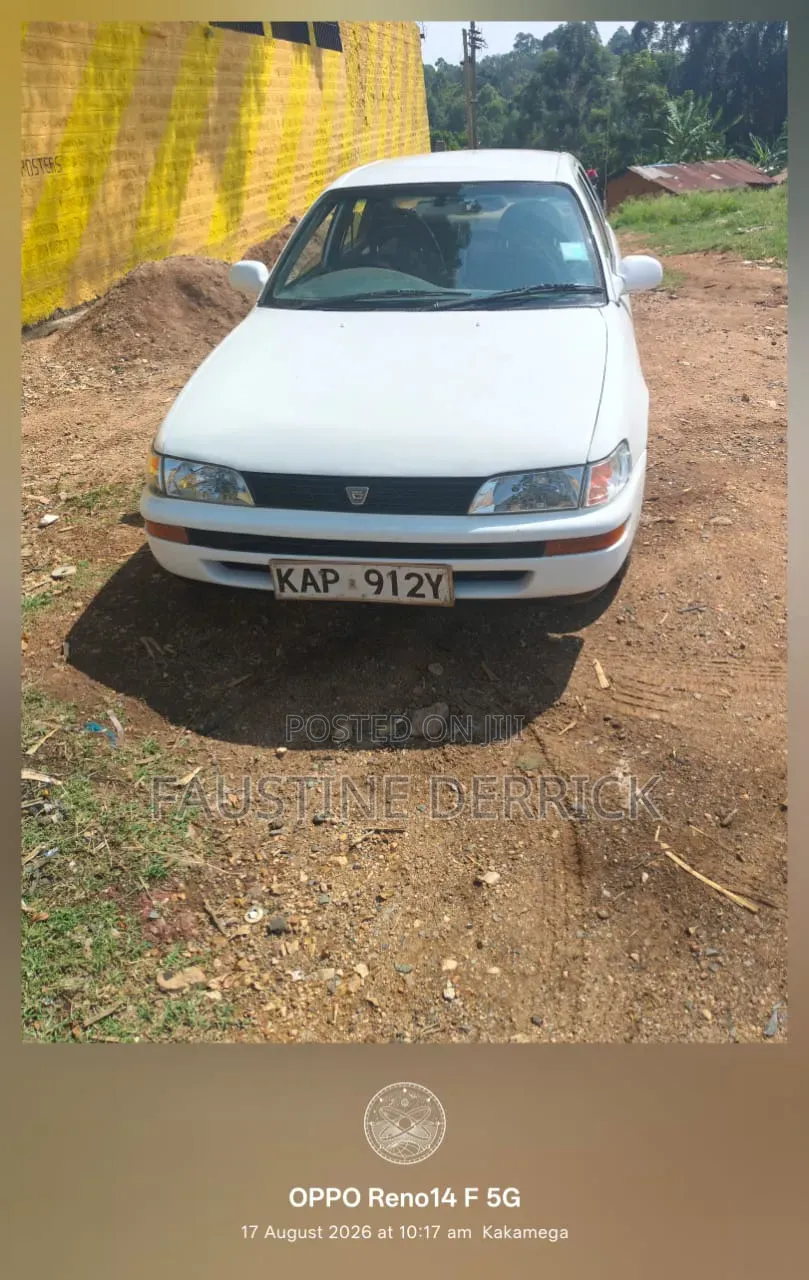 Toyota Corolla 1997 White
