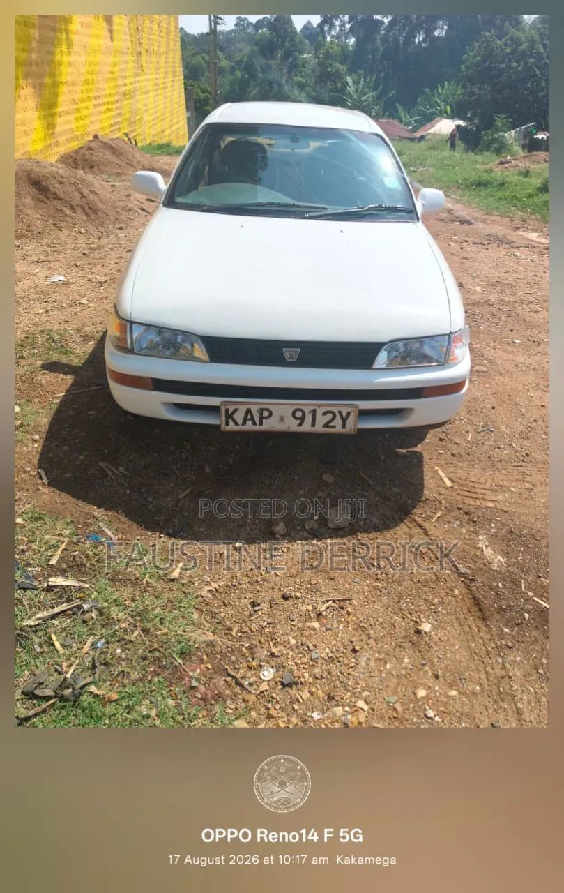 Toyota Corolla 1997 White