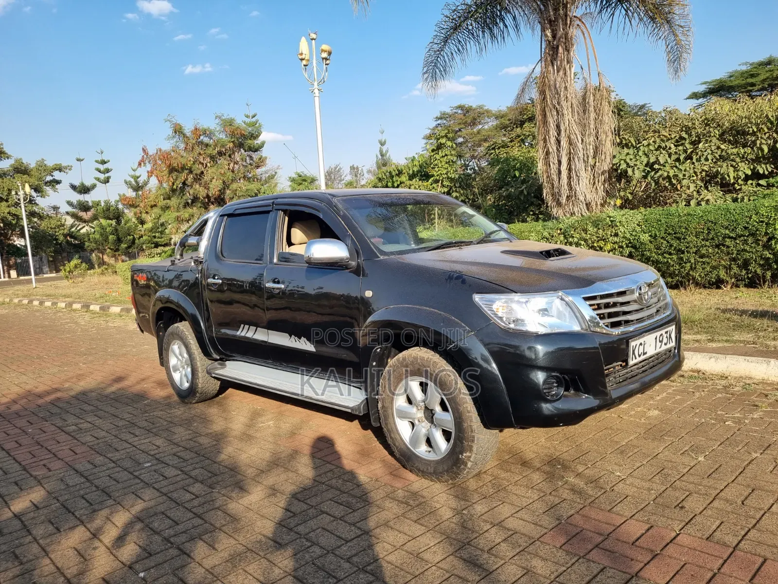 Toyota Hilux 2010 Black