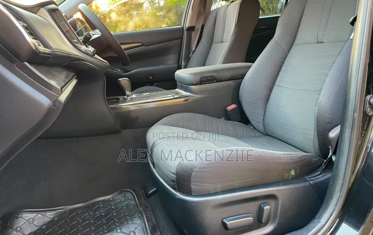 Toyota Crown 2013 Black