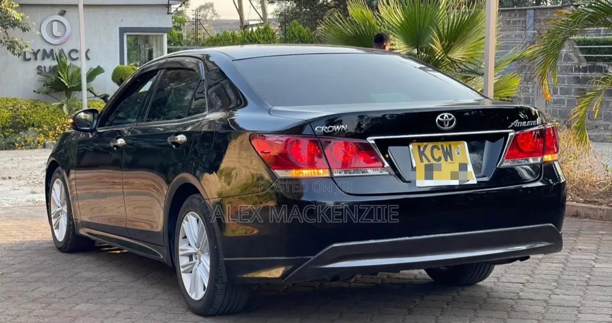 Toyota Crown 2013 Black