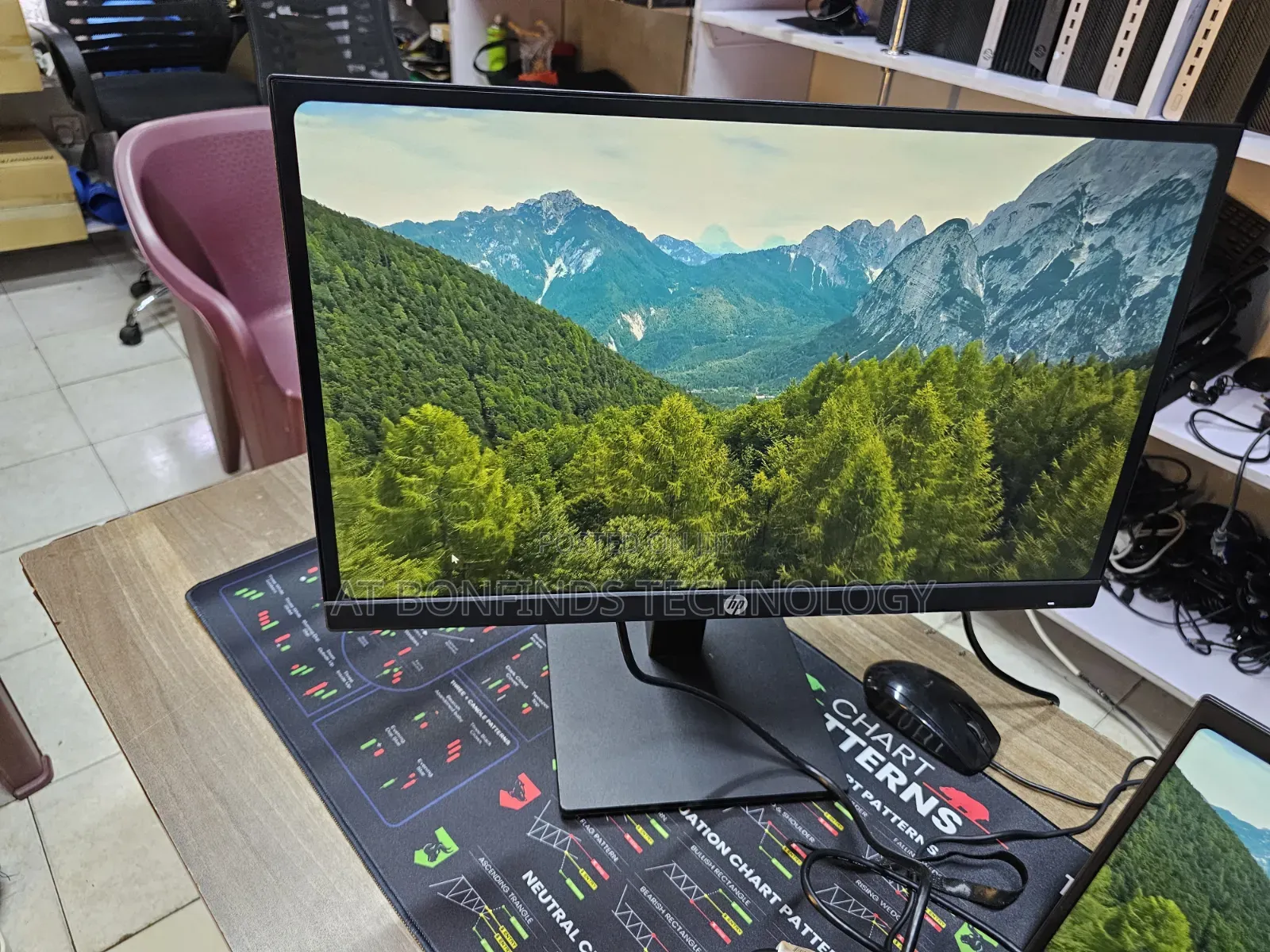 HP P22h G4 22 Inch Monitor Edge to Edge
22 Inch Monitor
Full