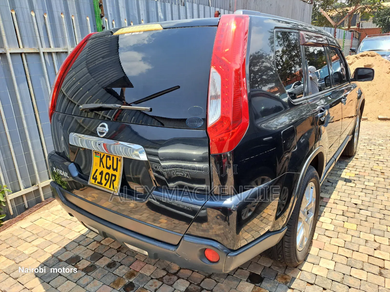Nissan X-Trail 2012 Black