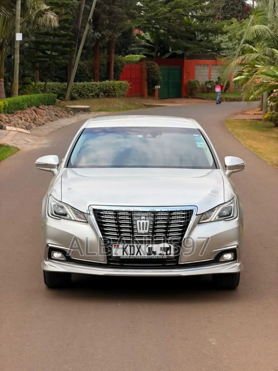 Toyota Crown 2017 Silver