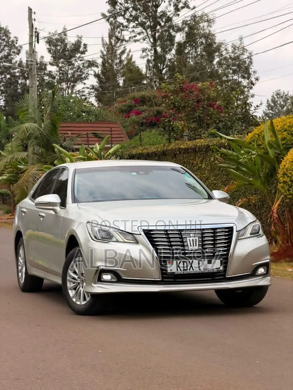 Toyota Crown 2017 Silver