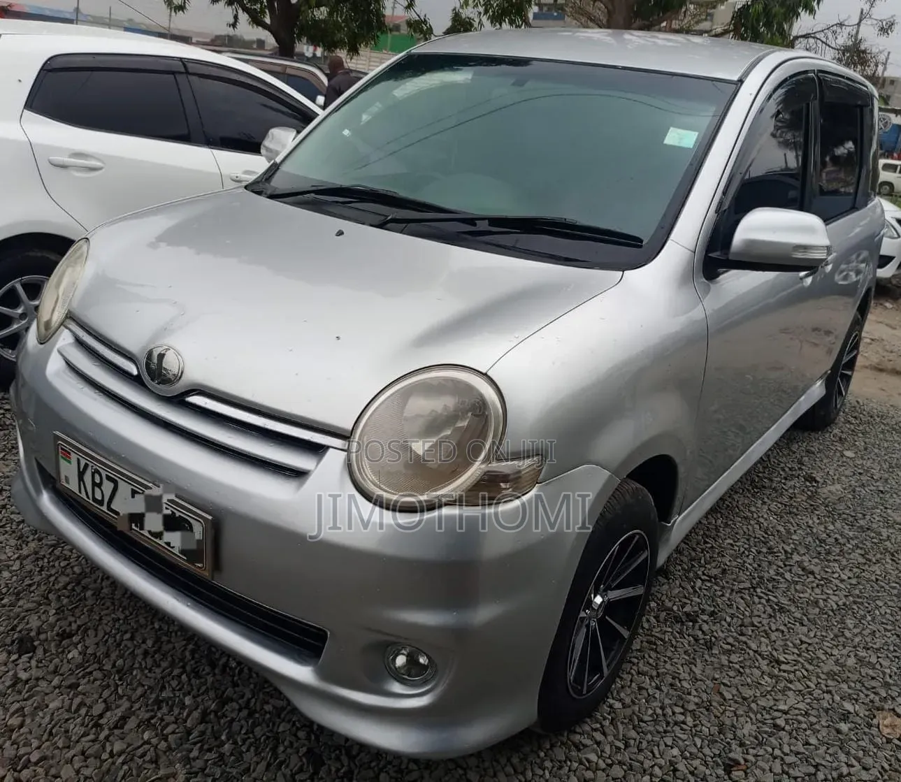 Toyota Sienta 2007 Silver