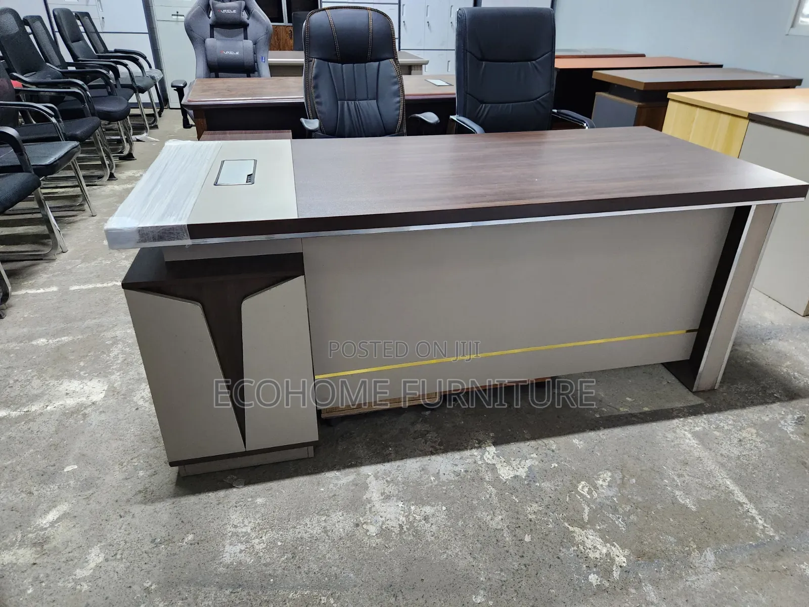 Executive Office Desk – Modern Manager Workstation