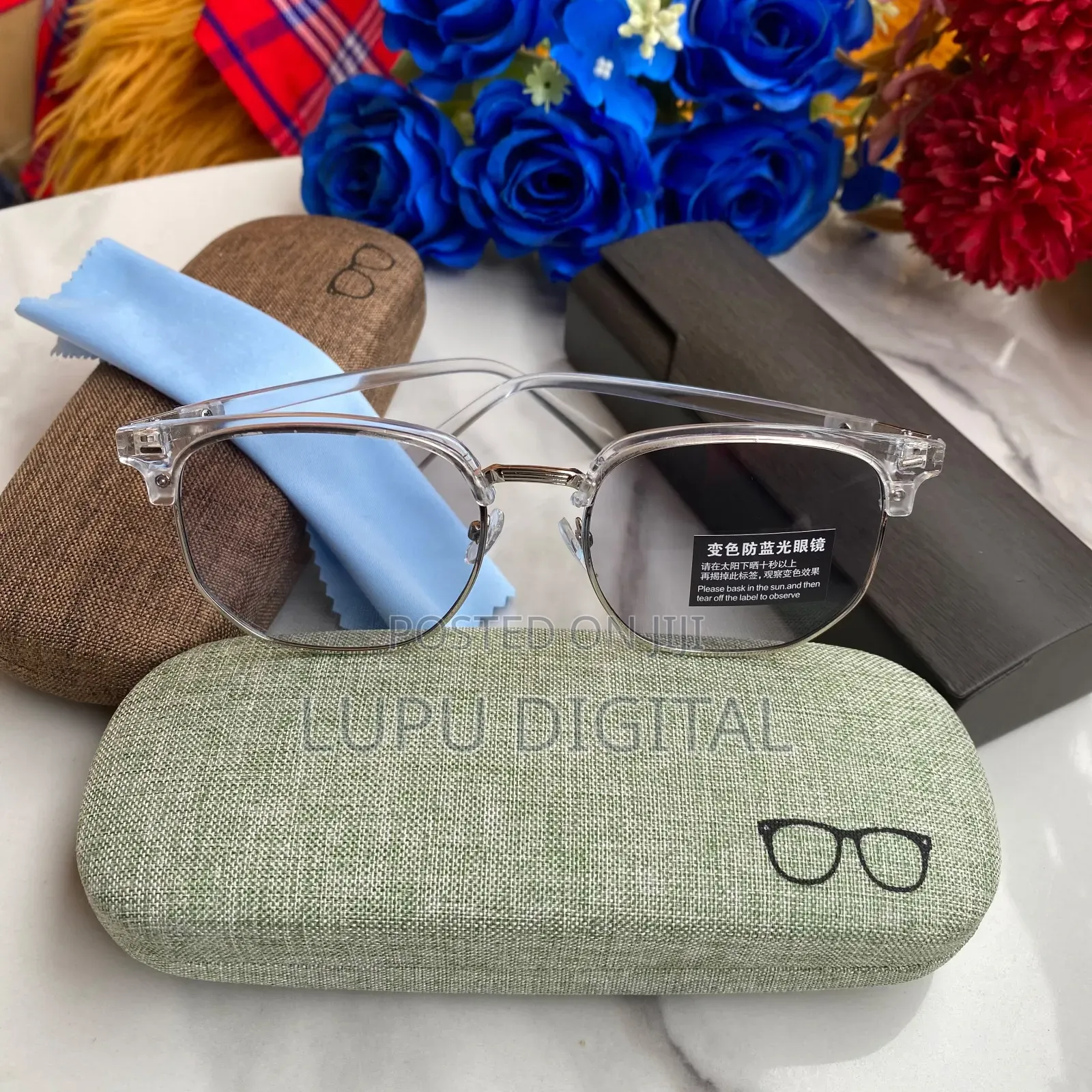 PHOTOCROMATIC SUNGLASSES (Sunnies Only)
Sunnies+casing+wipe)