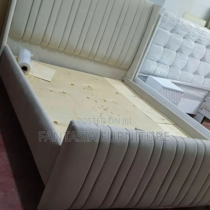 5x6 Cream Ribbed Wingback Chester Bed on Sale