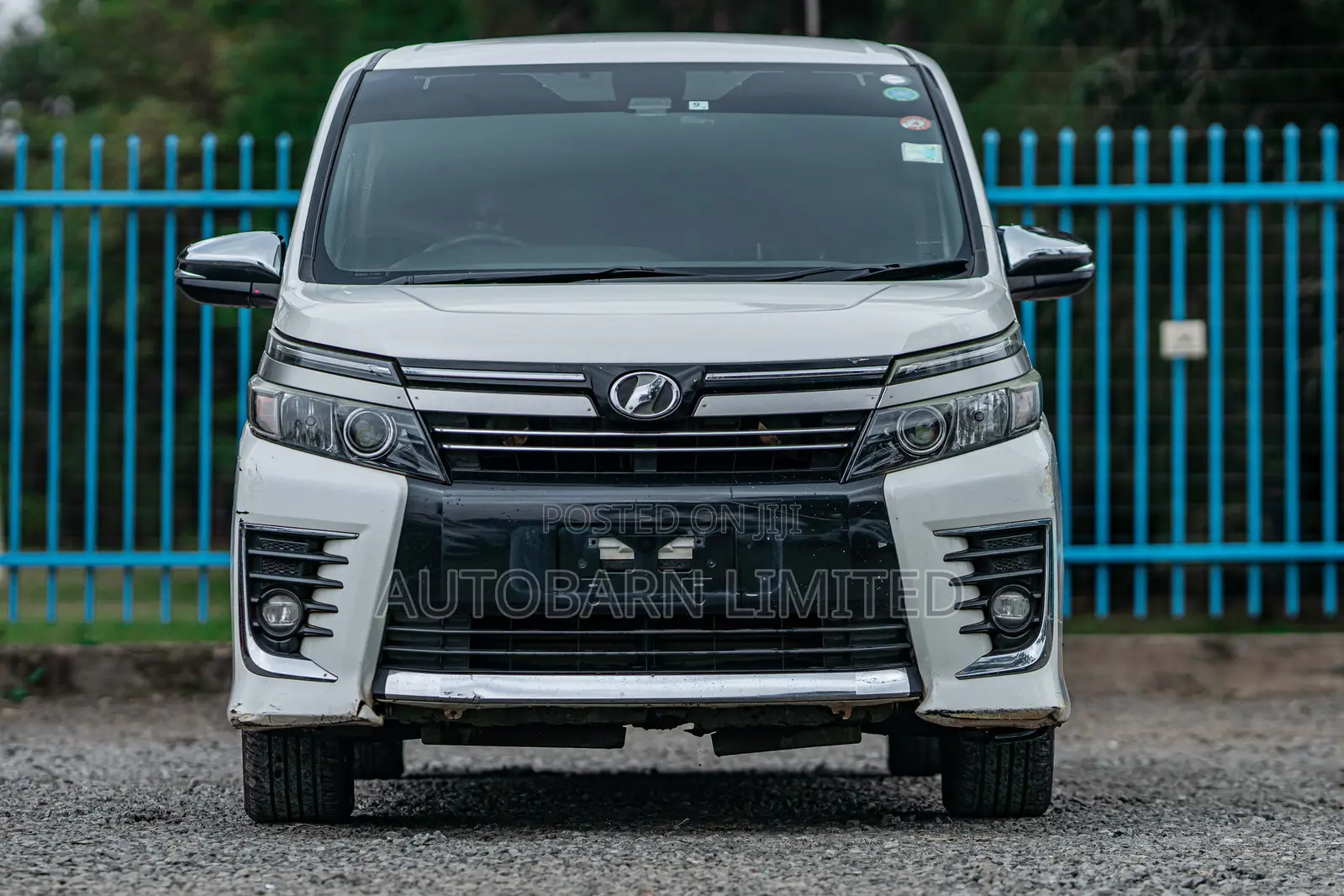Toyota Voxy 2016 Pearl