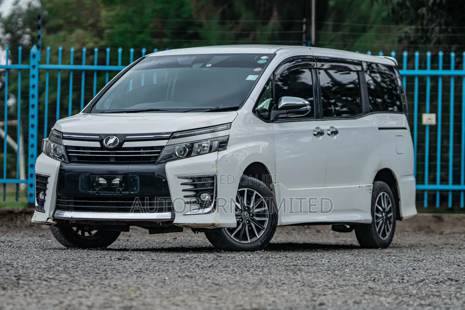 Toyota Voxy 2016 Pearl