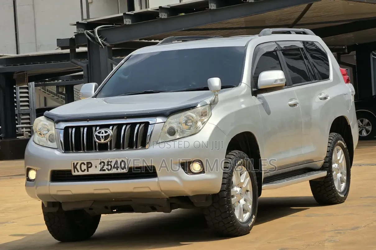 Toyota Land Cruiser Prado 2011 Silver