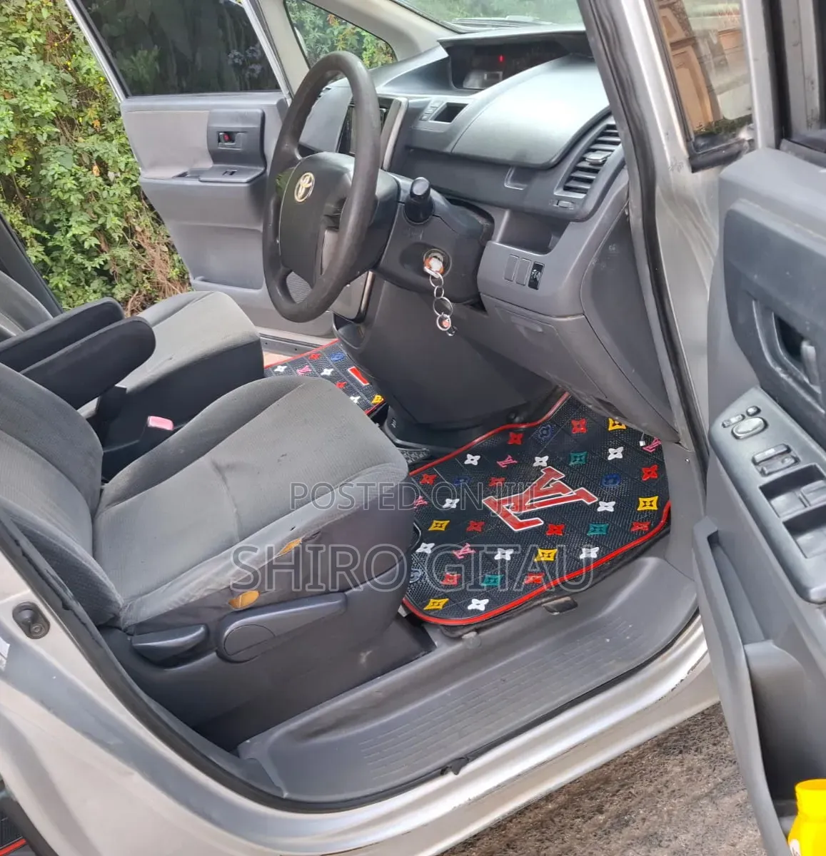 Toyota Noah 2009 Silver