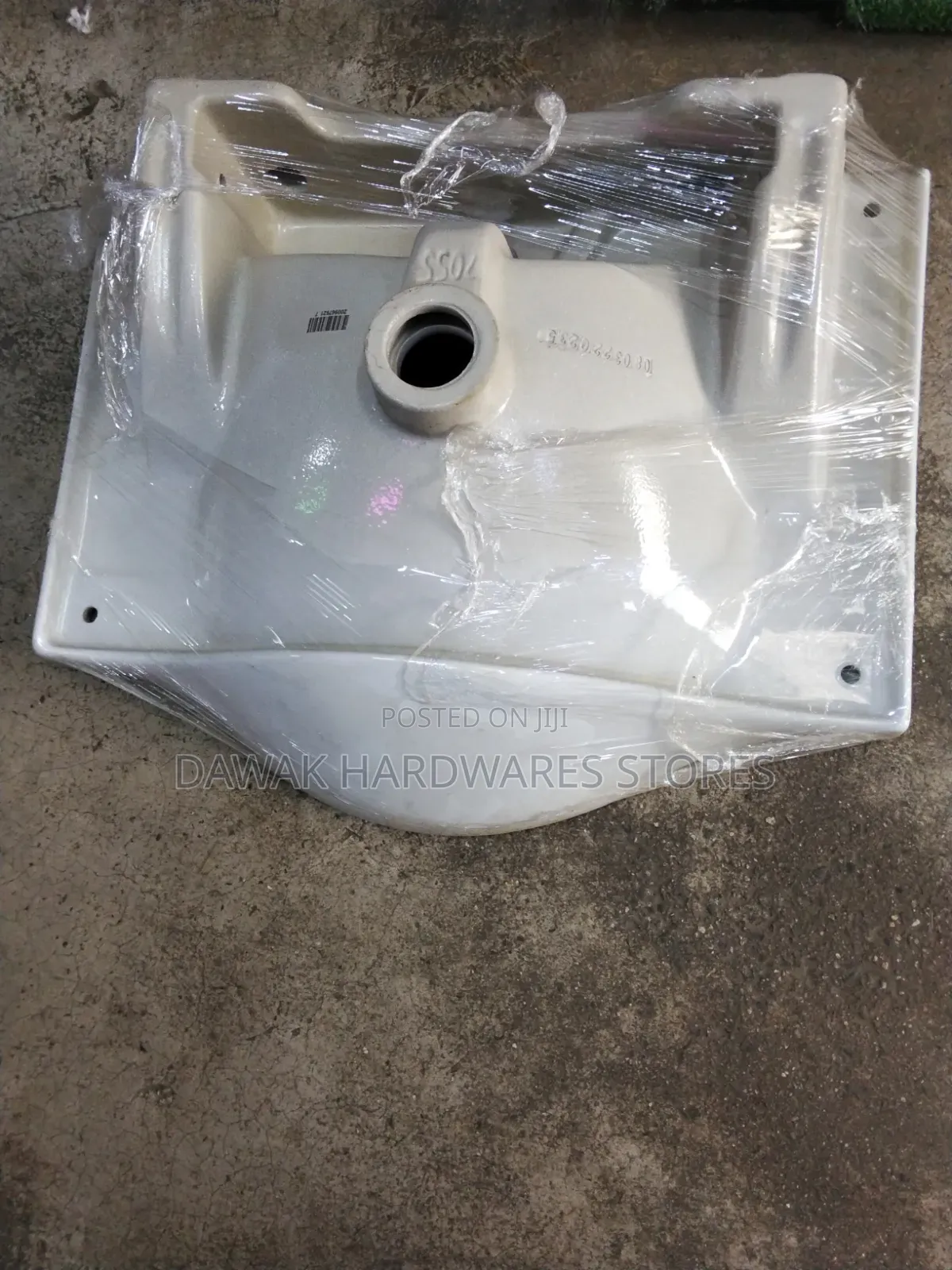 Curved Front White Basin