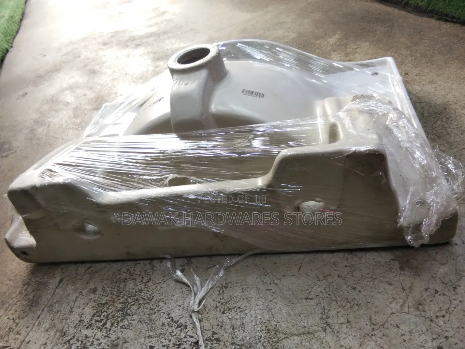 Curved Front White Basin