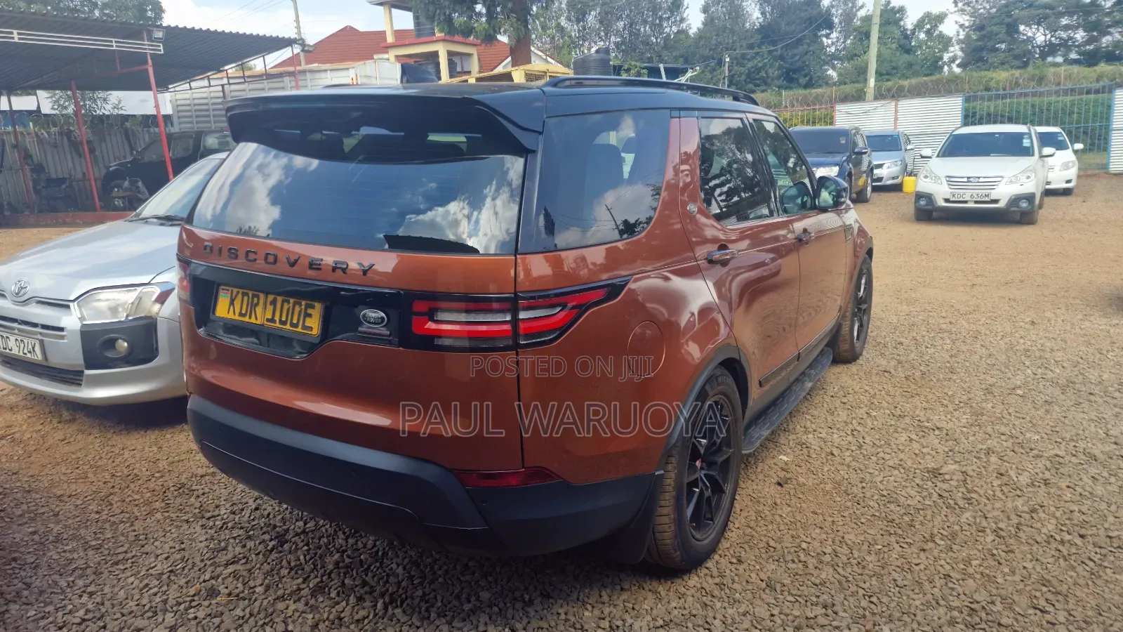 Land Rover Discovery 2017 Orange