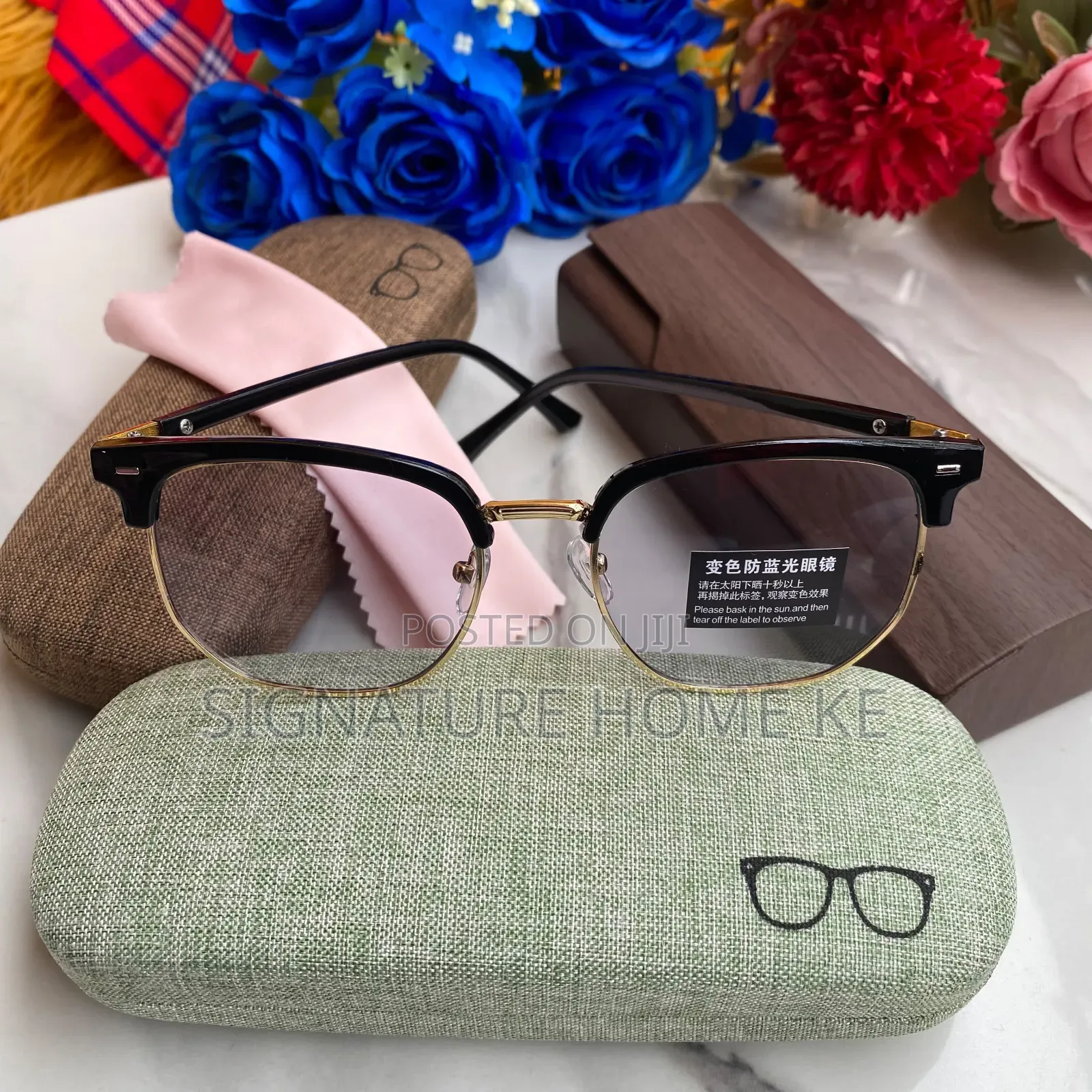 Photocromatic Sunglasses
(Sunnies+casing+wipe)