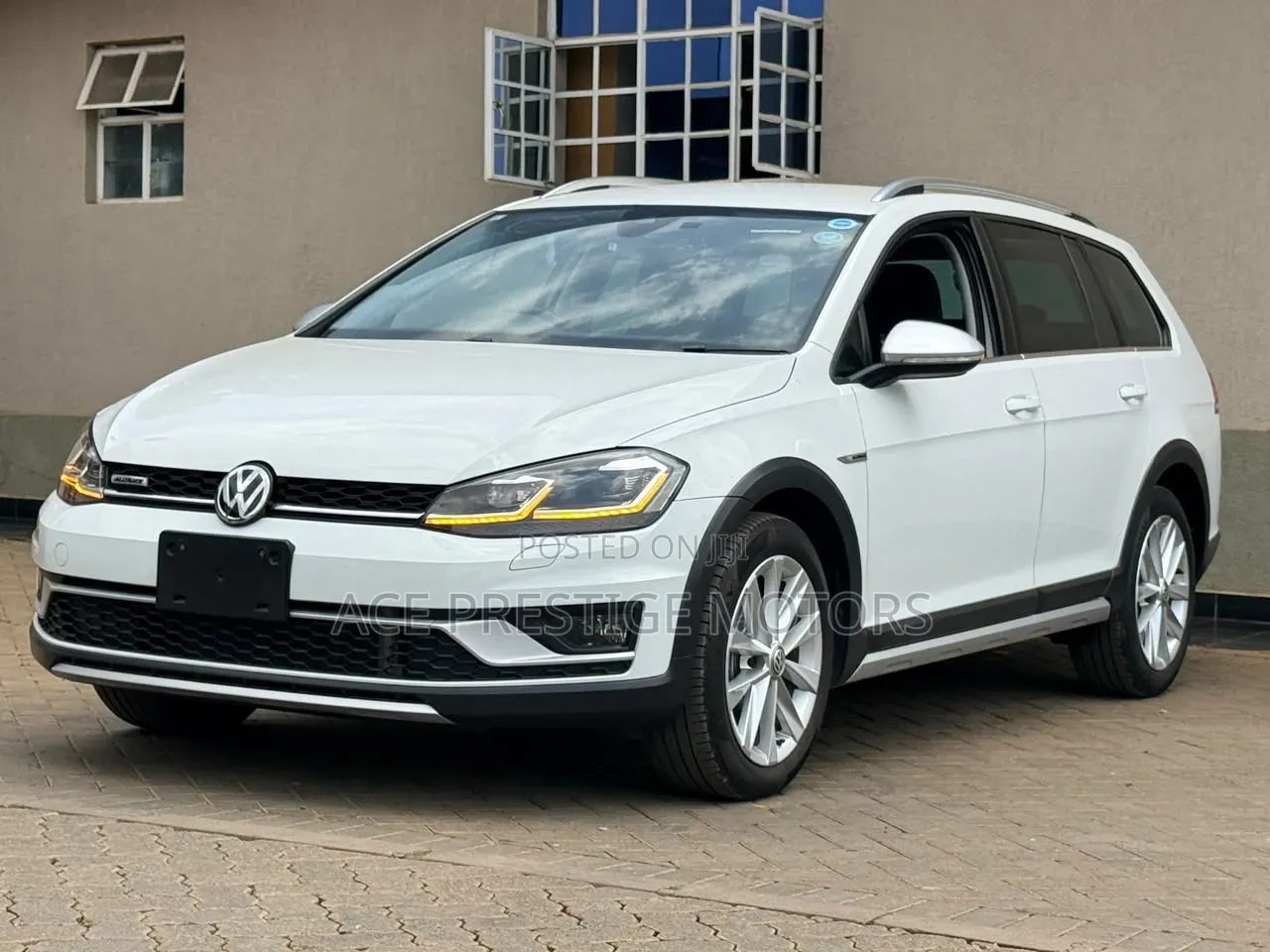 Volkswagen Golf 2019 White