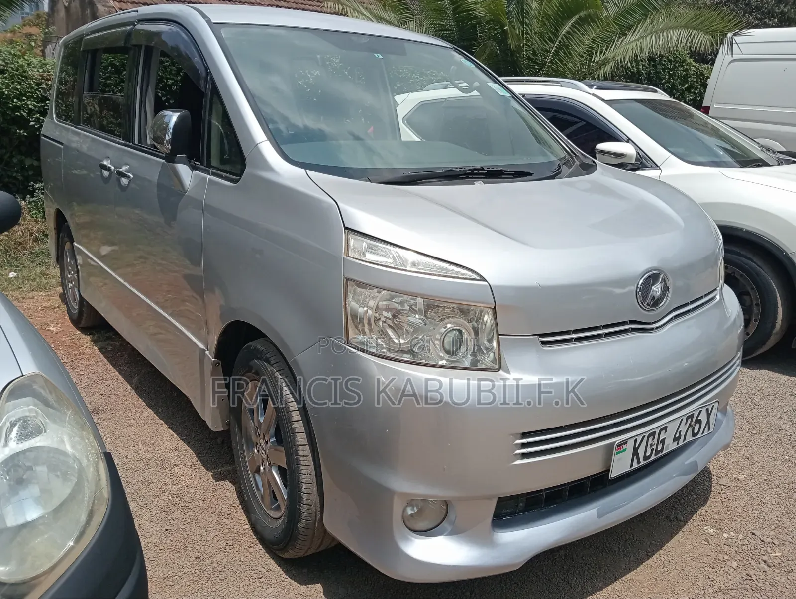Toyota Noah 2009 Silver