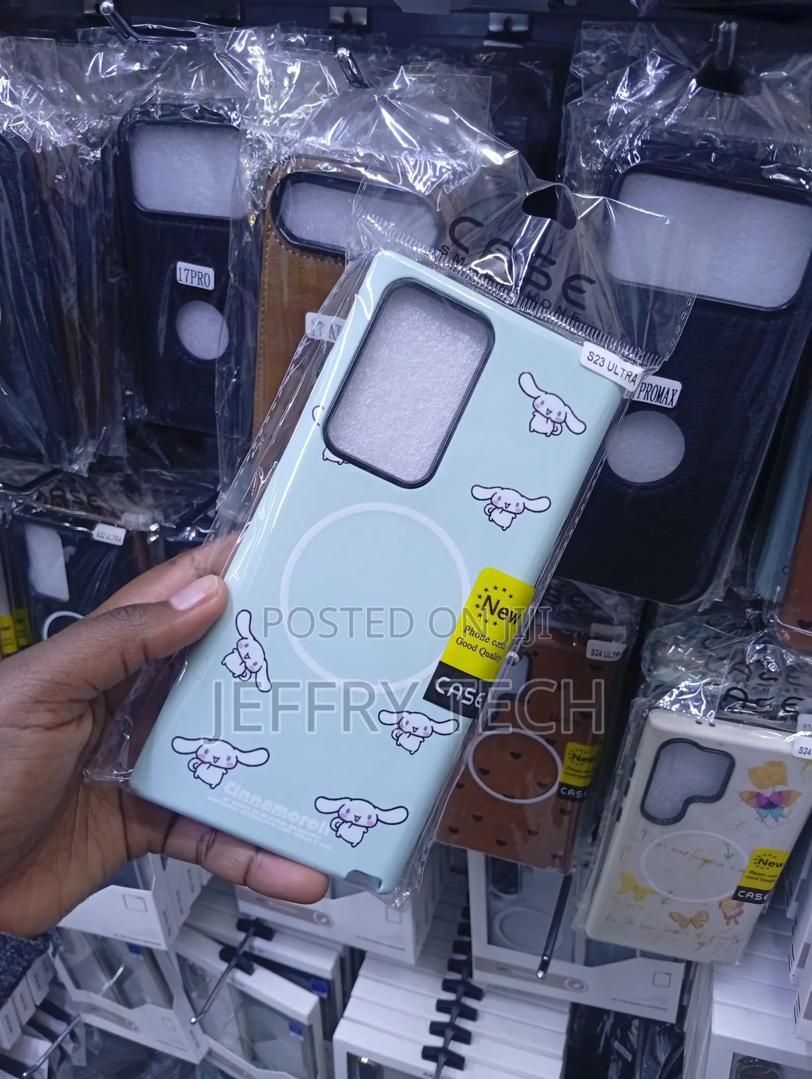 S24 MagSafe-compatible Phone Case Designed With a Light Blue