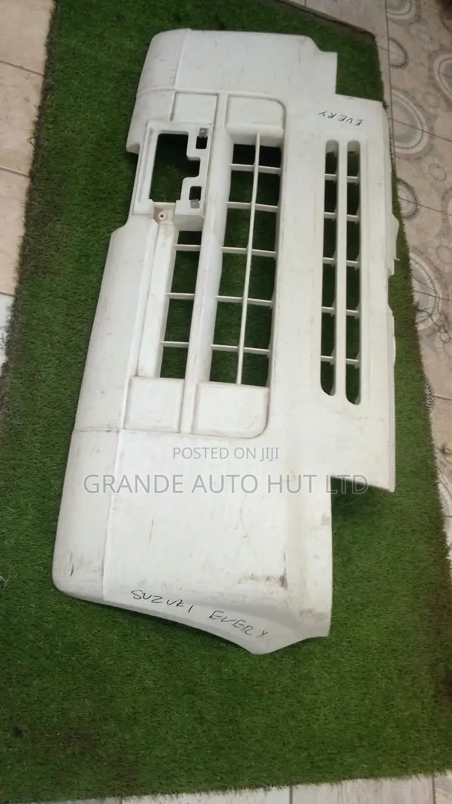 Suzuki Every Bumper Front
