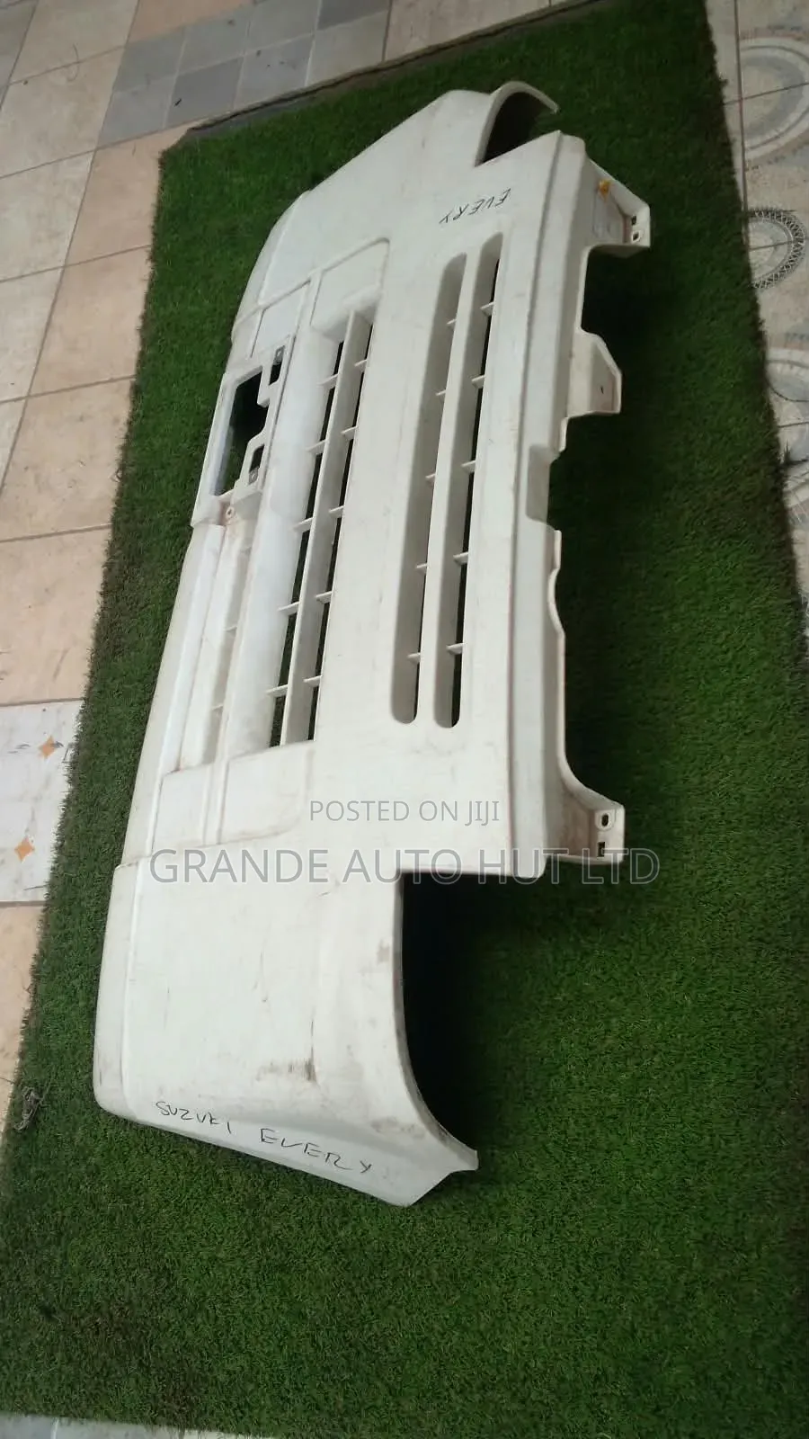Suzuki Every Bumper Front