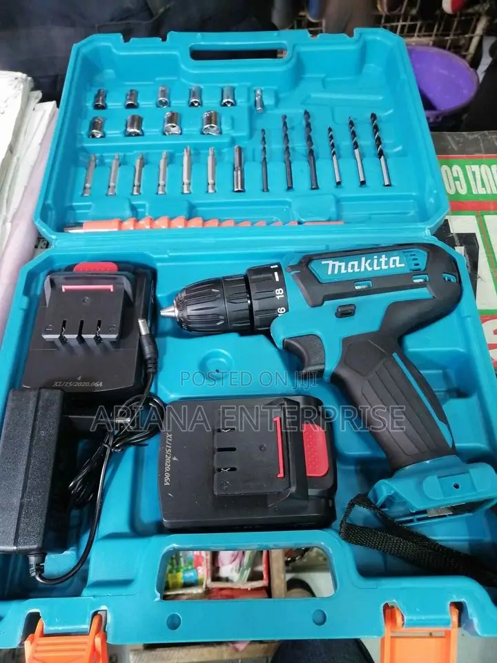 MAKITA 18V CORDDRESS WITH BITS
