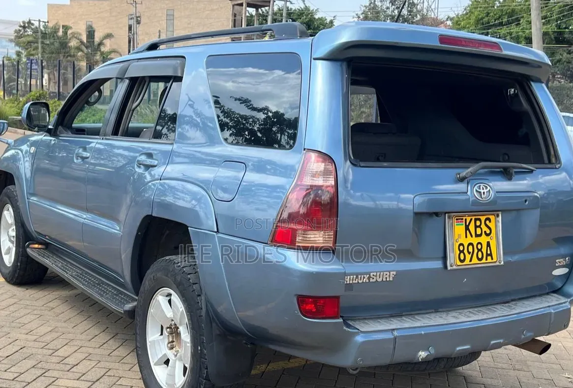 Toyota Hilux Surf 2005 Blue